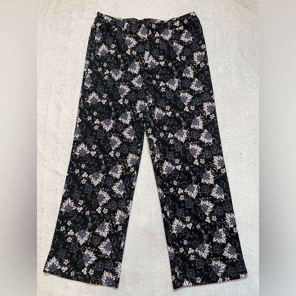 Zoe + Phoebe Pants - Zoe + Phoebe bohemian dress pants Stretchy Floral pattern. Size L